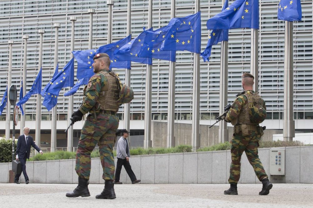 Manfred Weber: „Europa trebuie să aibă propria armată, să nu mai depindă de SUA” - fondeuropa-1631729435.jpg