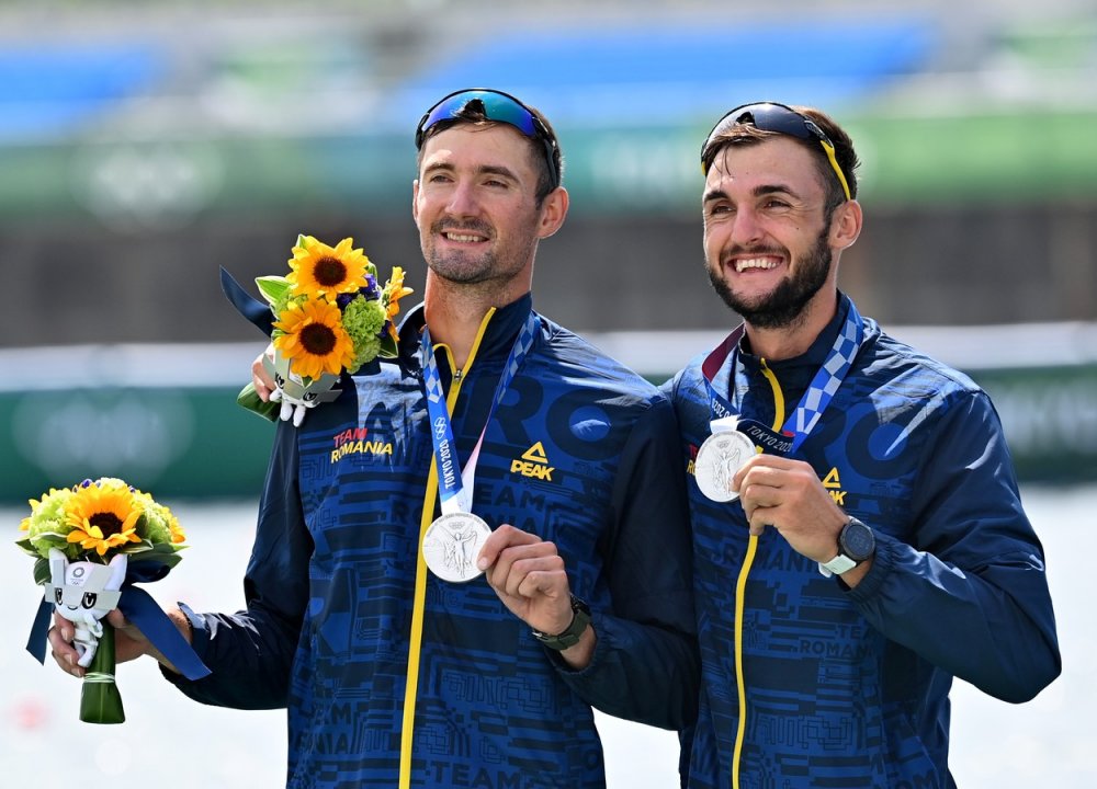 O nouă medalie pentru România. Marius Cozmiuc şi Ciprian Tudosă au cucerit argintul în proba de dublu rame - fondjocuriolimpice-1627567558.jpg