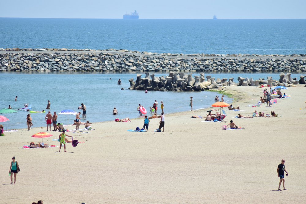 La plajă, cu reguli noi și fără aglomerație. Cum ne bronzăm vara aceasta, pe litoral - fondlaplaja-1591197418.jpg