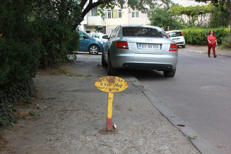 Bătălia pentru un loc de parcare în Constanța. Cum îți poți închiria locul și ce faci cu vecinii invidioși - fondlocurideparcare-1380131509.jpg