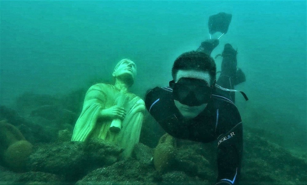Inedit! Muzeu subacvatic la Constanța. A fost scufundată prima statuie - fondmuzeusubacvatic1-1570478954.jpg