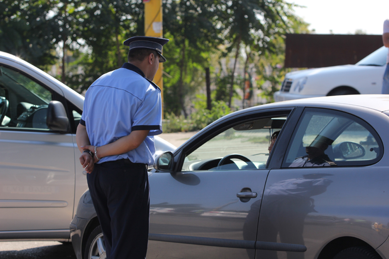 Un sfert din polițiștii din Constanța, reclamați că nu-și fac treaba! - fondpolitistireclamatii-1380467716.jpg