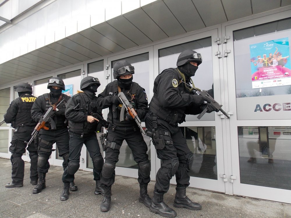 Decizia care „aruncă în aer” Poliția Română: „Ne plângem că pleacă oamenii și se înființează o nouă structură?” - fondpregatire-1629129181.jpg