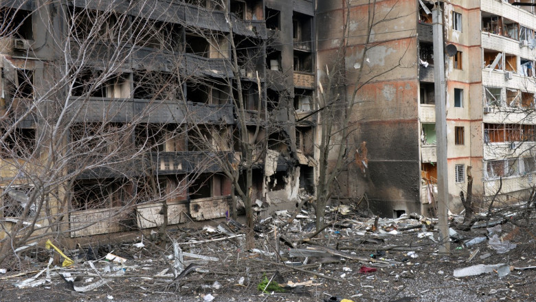 Patru săptămâni de război în Ucraina. Explozii puternice în Harkov - fondrazboisaptamana4-1647957348.jpg