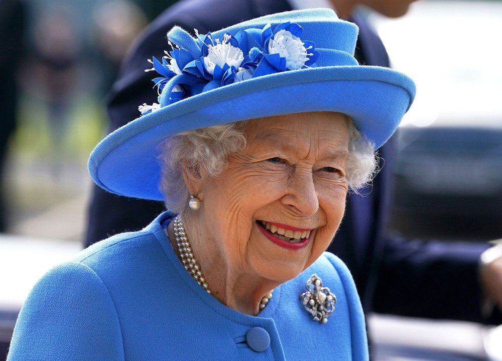 Regina a murit! Trăiască Regele! Elisabeta a II-a a Marii Britanii a încetat din viaţă - fondreginamoarta-1662727445.jpg