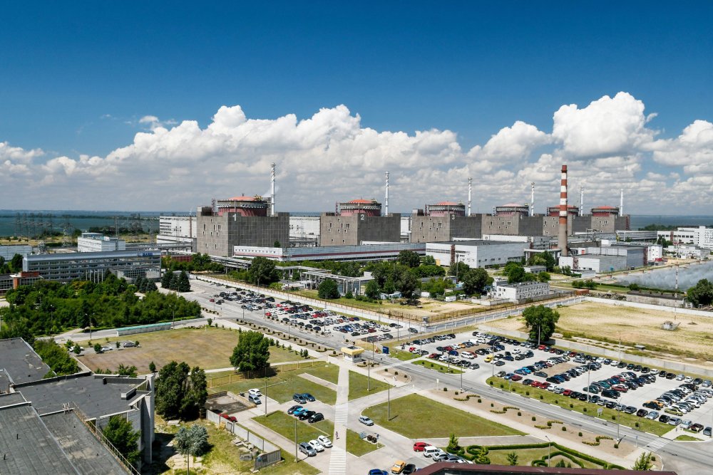 Ucraina şi Rusia se acuză reciproc de manevre în apropierea centralei nucleare Zaporojie - fondrusiaucrainaa-1662034942.jpg