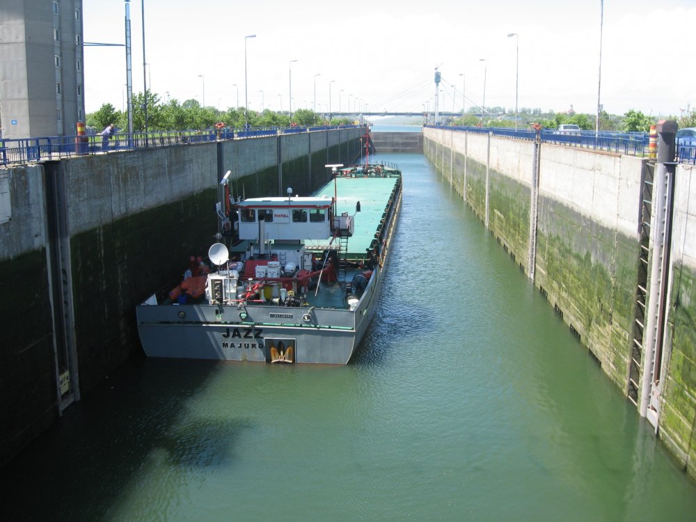 Traficul de mărfuri de pe canalele navigabile românești se îndreaptă spre un nou record - fondtraficuldemarfuridepecanalel-1629299612.jpg