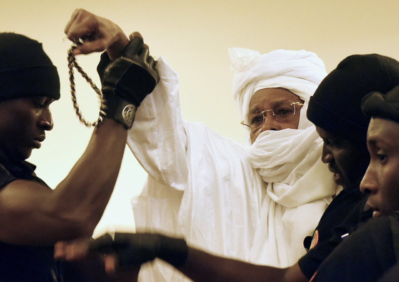 Fostul președinte Hissene Habré, condamnat la închisoare pe viață pentru crime împotriva umanității - fostulpresedinte-1464700004.jpg