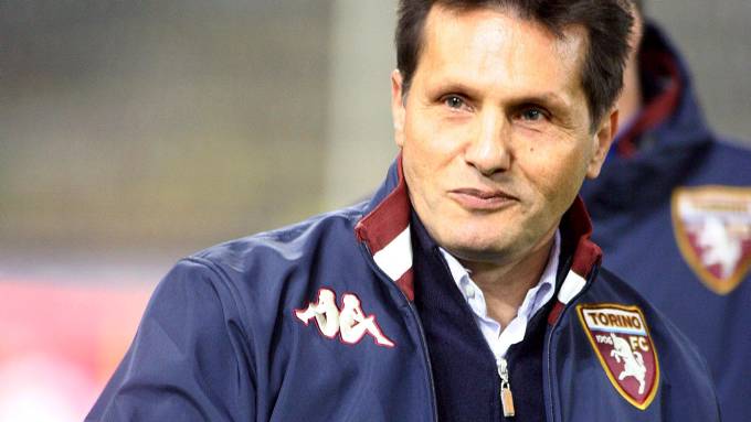 CFR Cluj are un nou antrenor principal! Vezi aici despre cine este vorba - fotbalcfrantrenor-1351164347.jpg