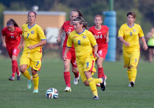 Fotbal feminin U19: România a învins Republica Moldova, scor 6-1, într-un amical - fotbalfem-1440663231.jpg