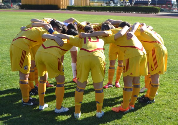 Fotbal feminin: Tricolorele U19 se pregătesc de cantonament - fotbalfemininsursafrfro-1425294391.jpg