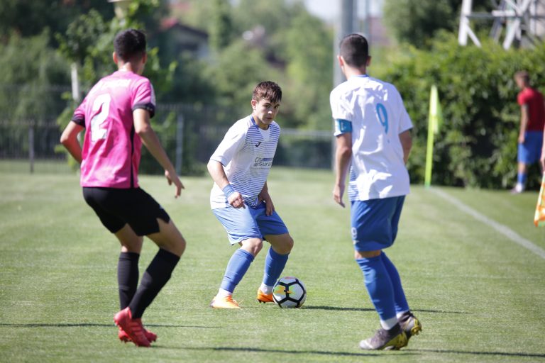 S-a înființat Campionatul Național de fotbal juniori U16 - fotbaljuniori-1562360650.jpg