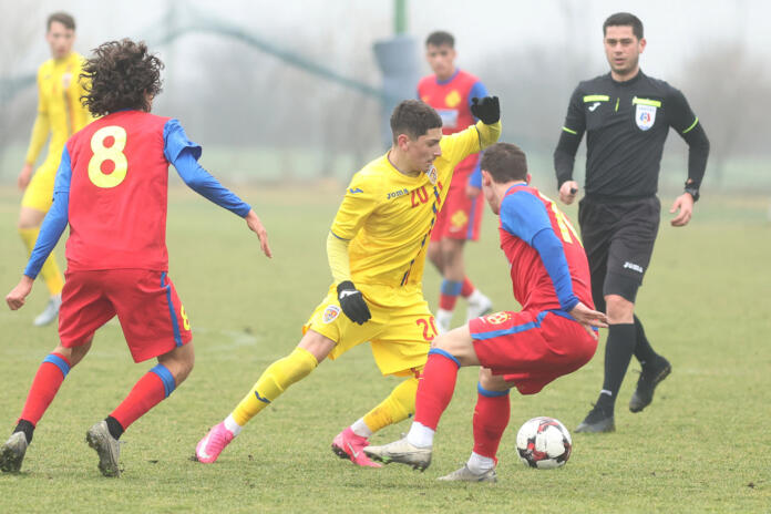 Fotbal / Stagiu de pregătire și meci amical cu Serbia pentru tricolorii U16 - fotbaljuniori-1615822244.jpg