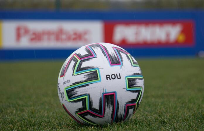 Fotbal / UNIFORIA, mingea cu care se va juca la Campionatul European Under 21 - fotbalminge-1616066081.jpg