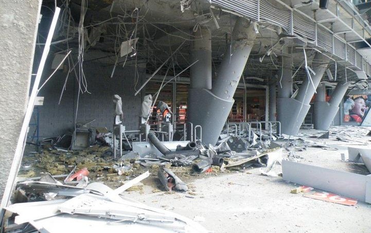 Fotbal: Stadionul formației Șahtior Donețk, avariat din cauza unei explozii - fotbalstadionsahtiorsursaindianu-1413883157.jpg