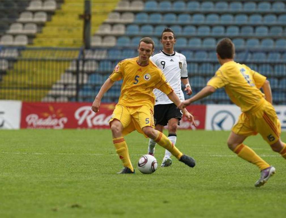 Fotbal U19 / România a fost învinsă de Scoția, scor 0-1 - fotbalu19-1350032328.jpg