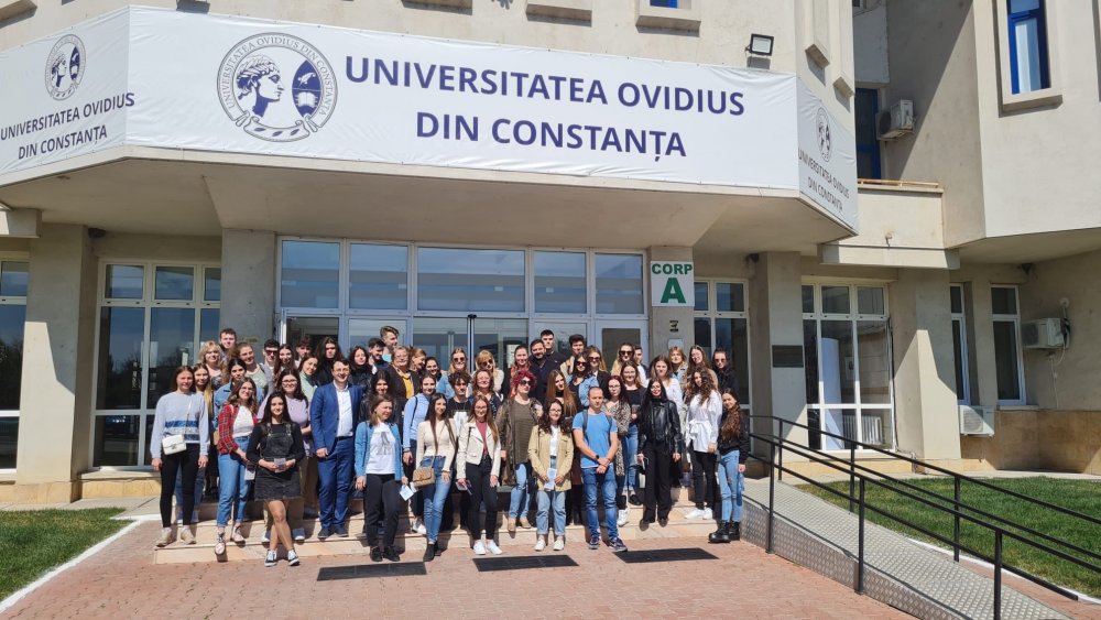 Elevi din Tulcea în vizită la Universitatea ”Ovidius” - foto1uoc-1649685778.jpg