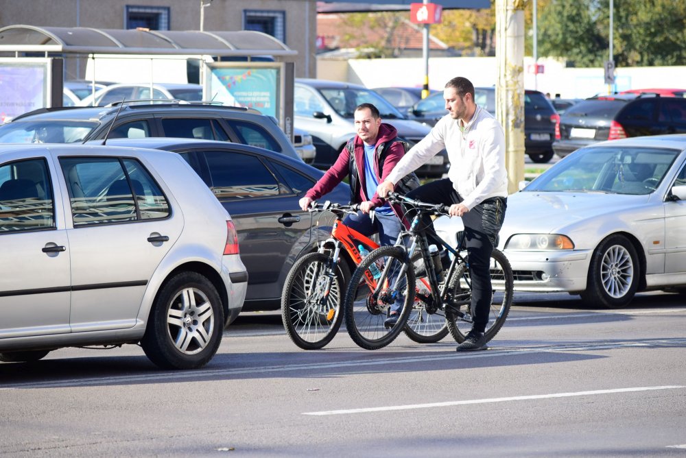 Mersul pe bicicletă în oraș, sport extrem! Strategie nouă pentru încurajarea transportului pe două roți - fotofondmersulpebicicleta-1579292793.jpg