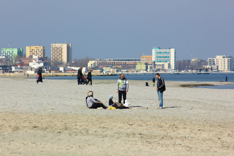 Cine și de ce ține la blat plajele de pe litoral? - fotofondplaje-1460995490.jpg