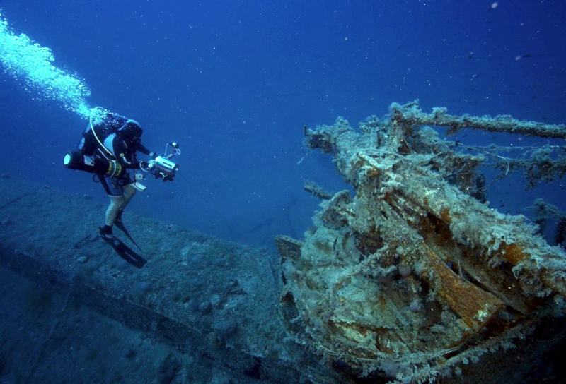 Turism subacvatic la Constanța. Oaspeții,  îmbiați să facă scufundări la navele din adâncurile Mării Negre - fotofondscubadiving2-1519323918.jpg