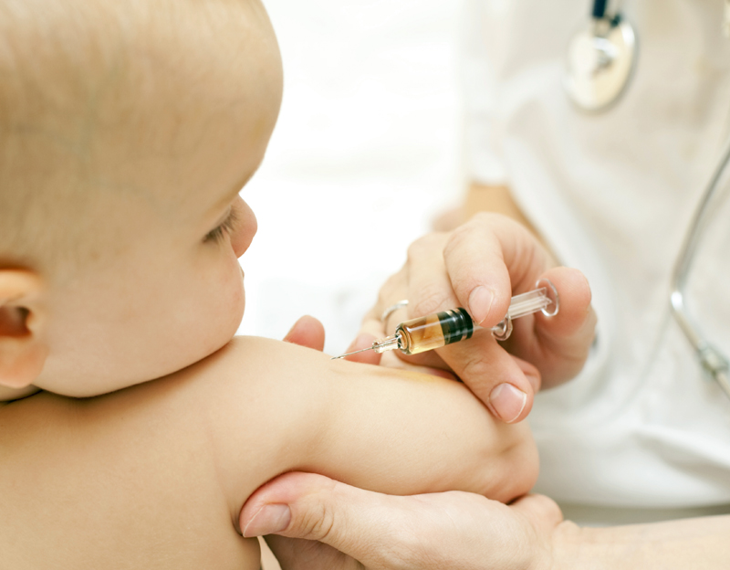 Tot mai mulți părinți refuză vaccinarea copiilor. Ce riscă micuții - fotofondvaccinuri2-1437754459.jpg