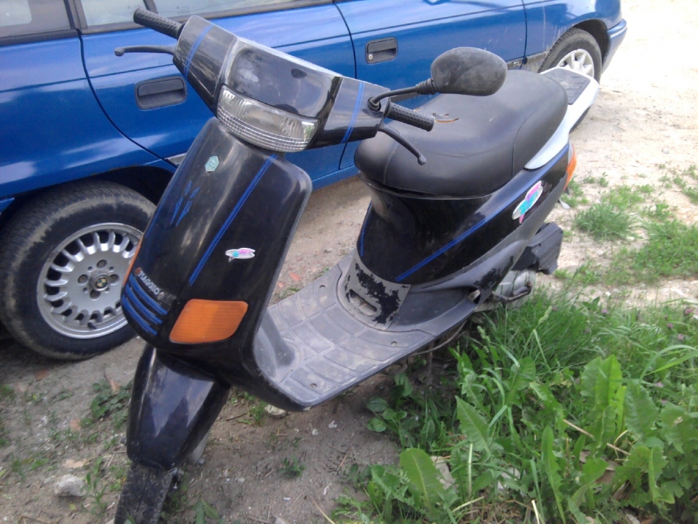 Motoscuter furat din Italia, depistat de polițiști - fotografie0082-1350311049.jpg