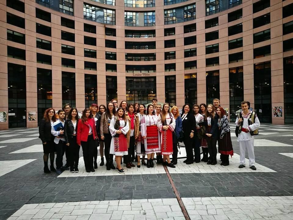 Delegația Colegiului Pedagogic, în vizită la Parlamentul European - fotopedagogic-1491127043.jpg
