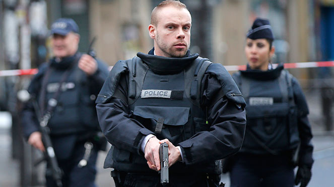 Gruparea Statul Islamic revendică atacul dintr-o biserică din Franța - francepolicestationattack-1469537543.jpg