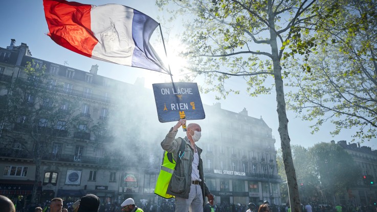 Este grevă generală în Franța! Motivul pentru care protestează sute de mii de oameni - franta-1575561454.jpg