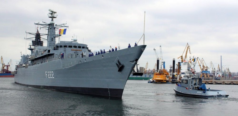 Fregata Regina Maria arborează pavilionul NATO la catarg - fregatareginamaria-1594366126.jpg