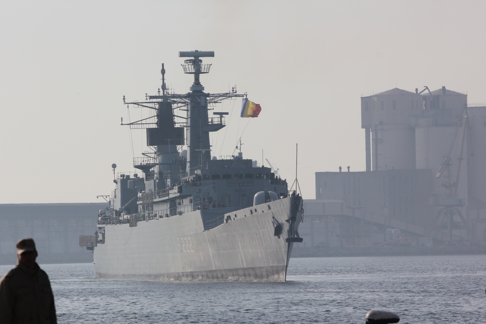 Fregata Regina Maria sosește din misiunea NATO - fregatareginamaria51-1383293220.jpg