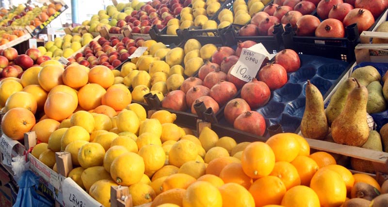 De ce nu găsim în piețe și magazine fructe constănțene - fructe-1328565272.jpg