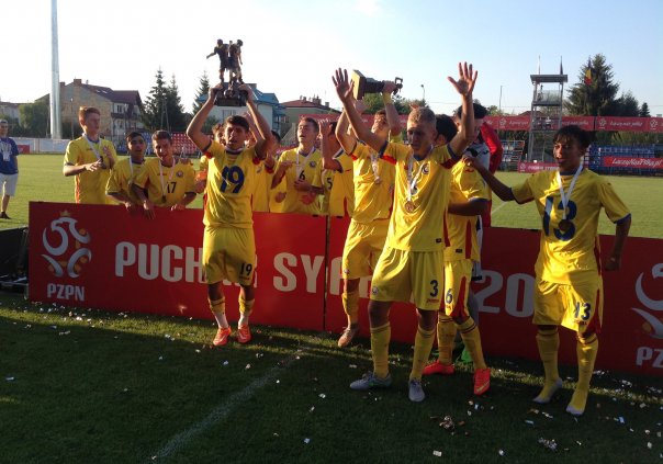 Fotbal U17: România a cucerit trofeul Syrenka Cup 2015-09-06 - ftbalu17sursafrf-1441527711.jpg