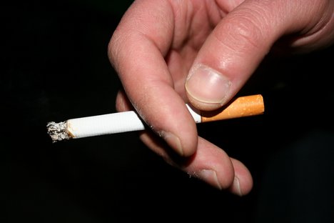 Locuitorii din Los Angeles nu mai au voie să fumeze nici în casă - fumat-1365508585.jpg