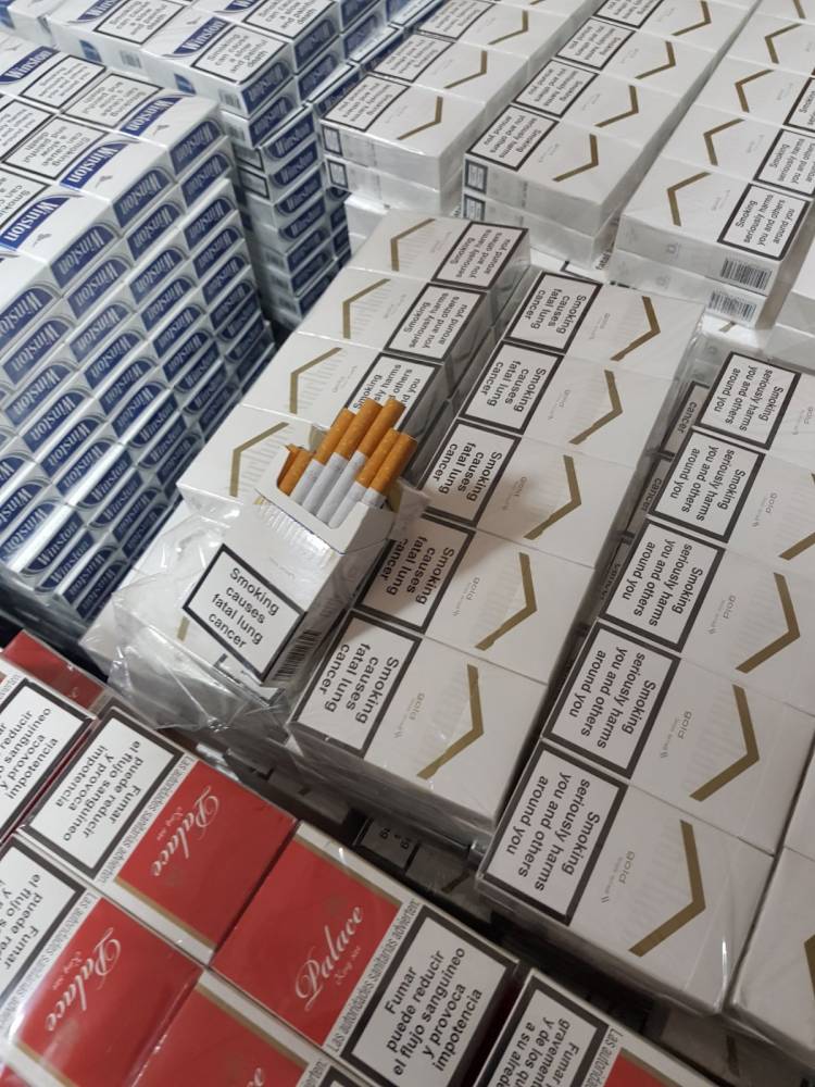 Furgonetă cu 13.500 de pachete de țigări de contrabandă, reținută de inspectorii antifraudă - furgonetacu13500depachetedetigar-1511267971.jpg