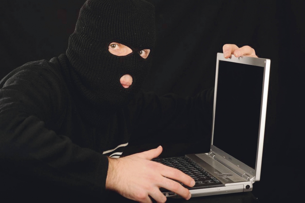 Hoțul cu pasiune pentru laptopuri - furt-1337204010.jpg