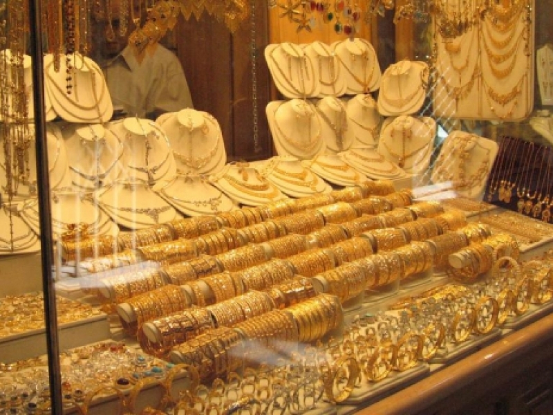 Români arestați la Paris, în timp ce jefuiau un magazin de bijuterii - furt-1389653505.jpg