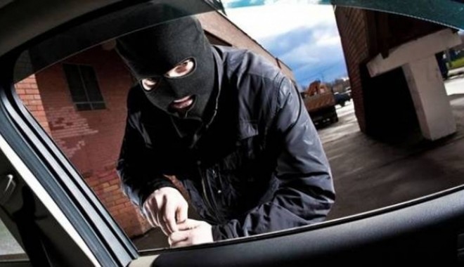 Cum pot fi prevenite furturile din mașini - furt1366761342137029637113728605-1374011843.jpg