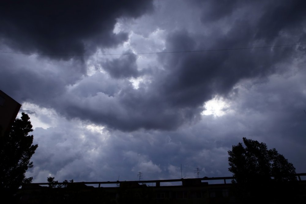 Informare meteo de ploi, vijelii și grindină: vor fi FURTUNI până sâmbătă seara - furtuna011024x683-1529008056.jpg