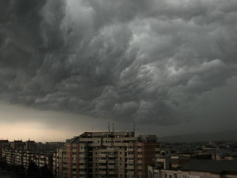 Furtună puternică în zona Delfinariu din CONSTANȚA! - furtuna21345648691-1369384269.jpg