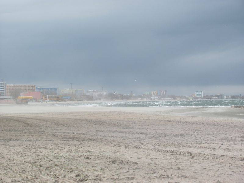 Avertizare de furtună pe litoral și în municipiile Constanța și Mangalia până la 10,30 - furtunaf596f3e5e9-1311231240.jpg