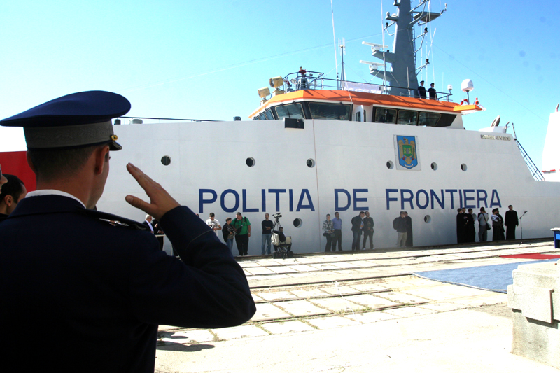 Garda de Coastă stă pe un butoi cu pulbere - gardadecoastastapeunbutoidepulbe-1413825039.jpg