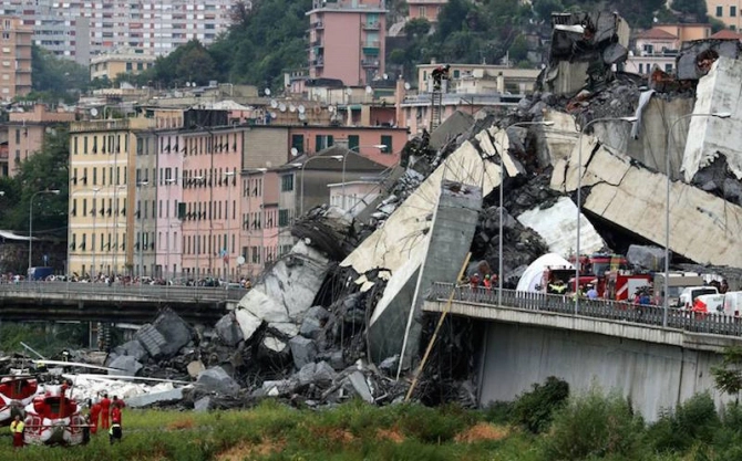 Pod prăbușit la Genova: Operațiunile de căutare s-au încheiat, bilanțul oficial este de 43 de morți - genovapodcazut00293293200-1534676324.jpg