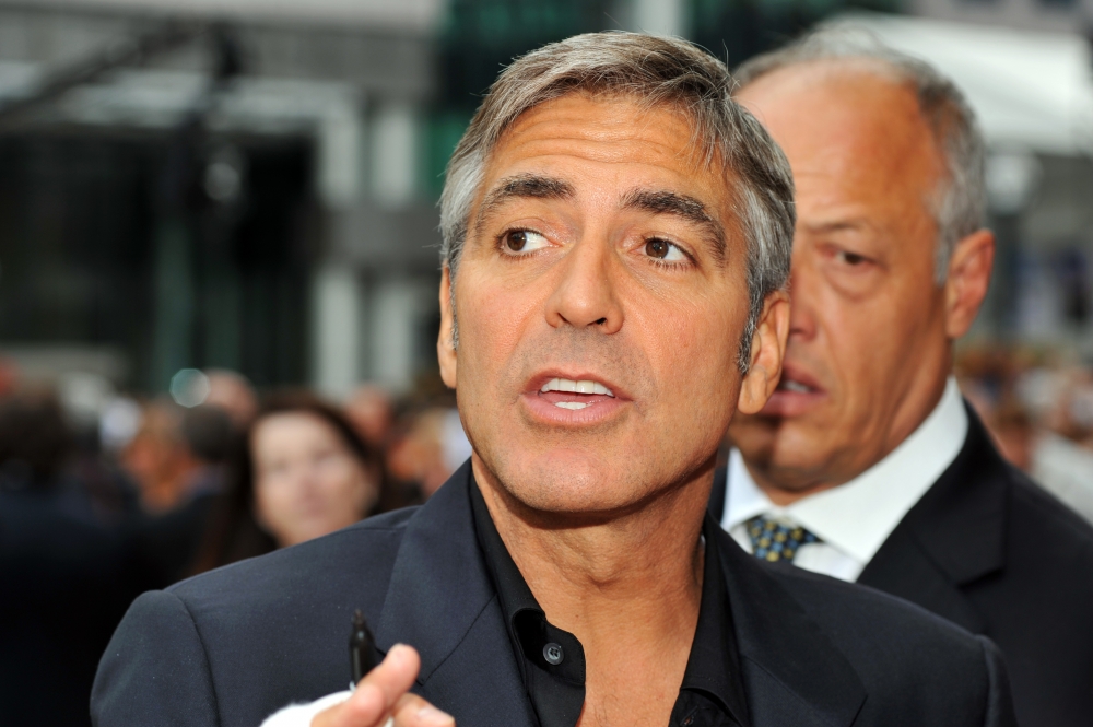George Clooney, sex în grup cu Cindy Crawford - georgeclooney2themenwhostareatgo-1357943661.jpg