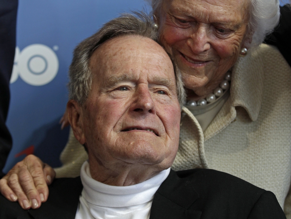 George H.W. Bush a părăsit unitatea de îngrijiri intensive - georgehwbush-1356873293.jpg