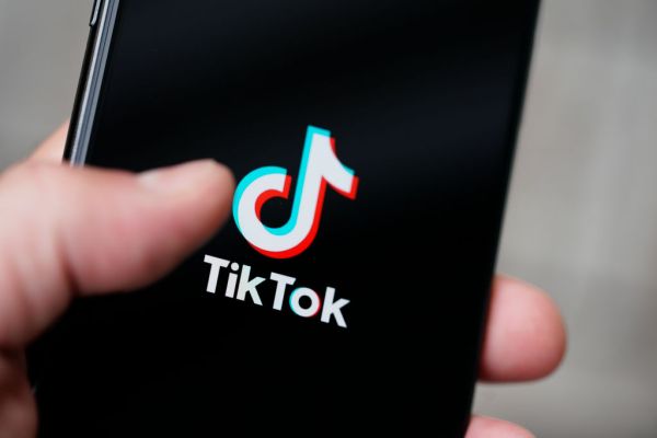 Veşti bune pentru utilizatorii TikTok! Youtube are un concurent de temut - gettyimages1228783329-1646119103.jpg