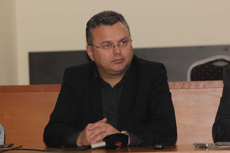 Deputatul Gheorghe Dragomir susține că bugetul pe 2013 este unul realist - gheorghedragomir2-1360252458.jpg