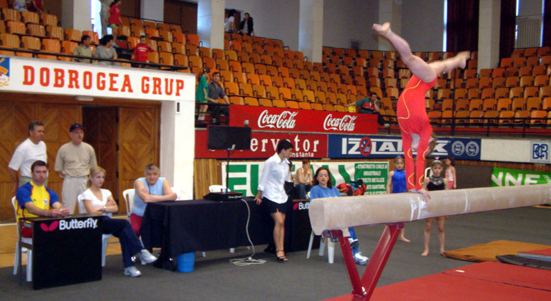Gimnastele Farului, nelipsite de pe podium - gimnastele-1401300133.jpg