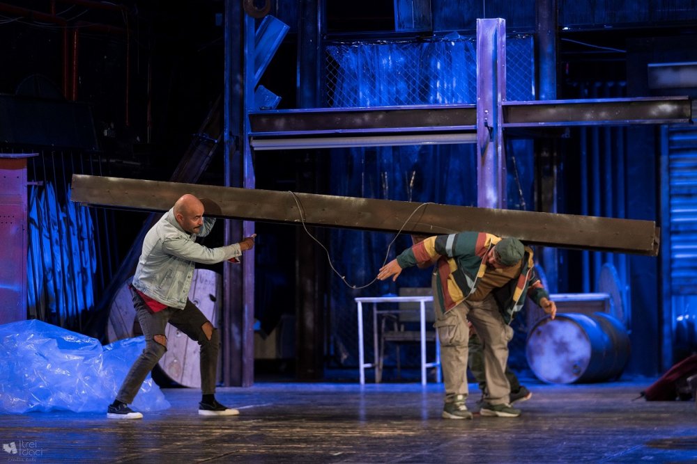Actorii urcă „goi puşcă” pe scena Teatrului de Stat Constanţa - goipusca2-1634552131.jpg