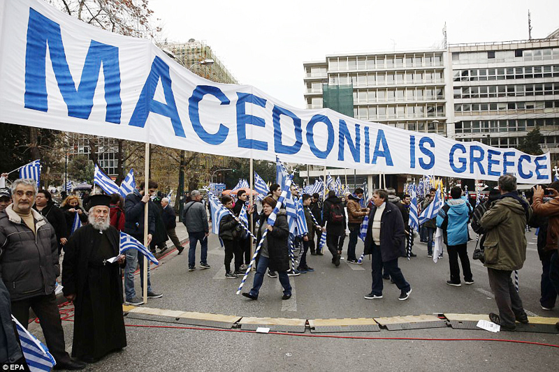 Grecia: Protest la Atena împotriva folosirii numelui de Macedonia de către FYROM - greciaprotestlaatena-1517830010.jpg